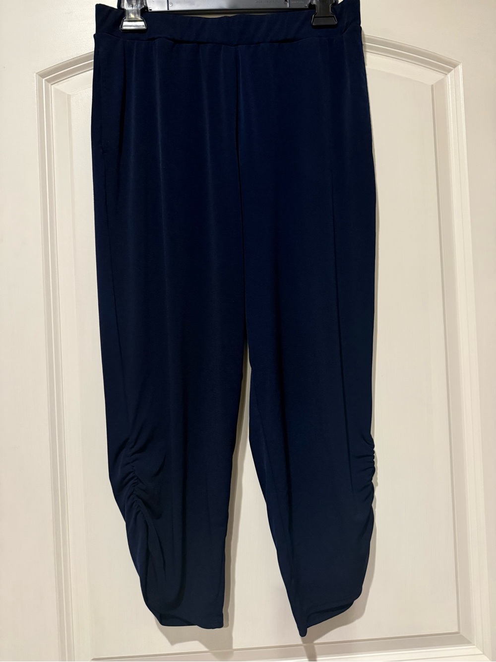 Susan Graver Navy Cropped Pull-On Pants